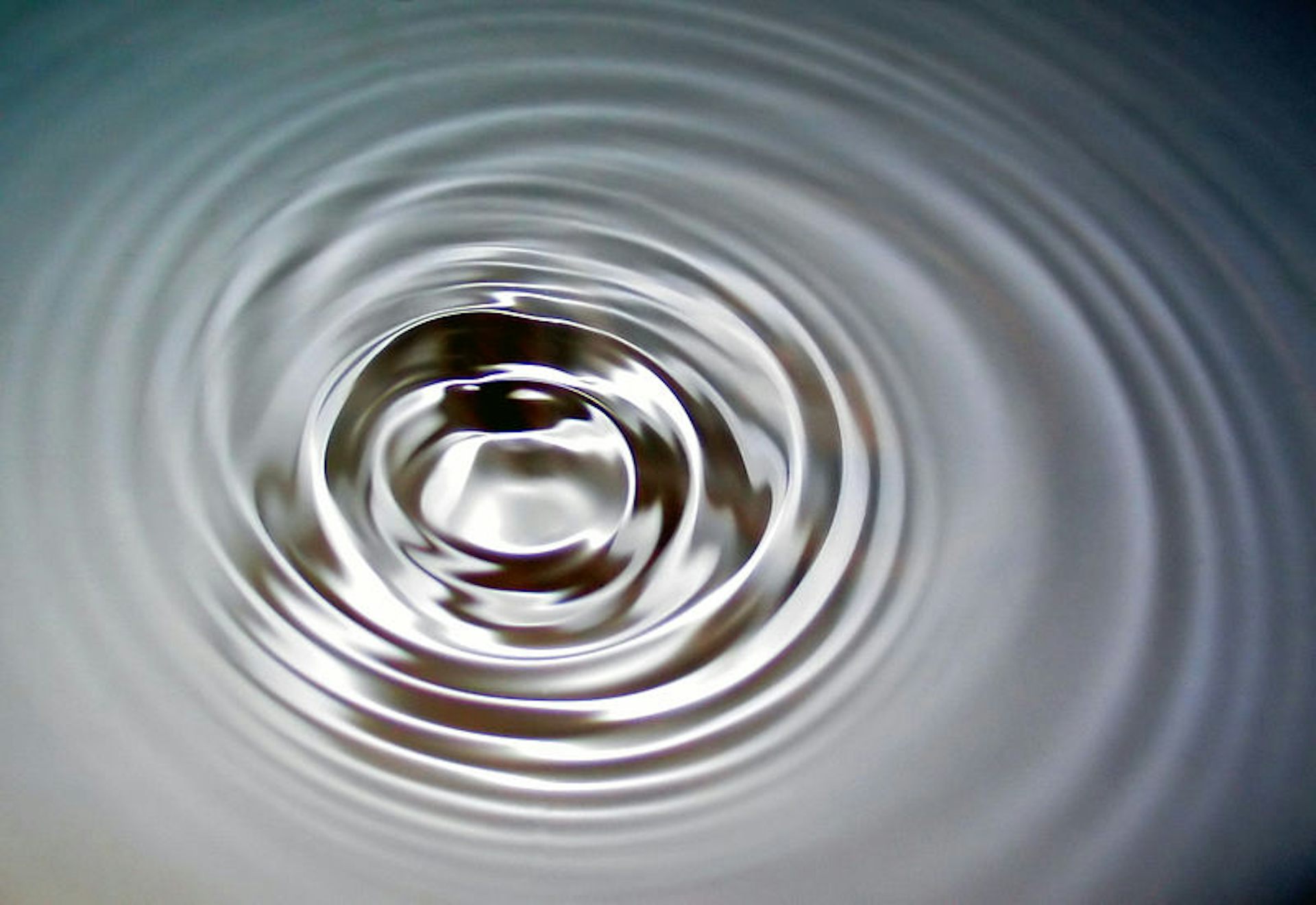 If Atoms Are Mostly Empty Space Why Do Objects Look And Feel Solid 